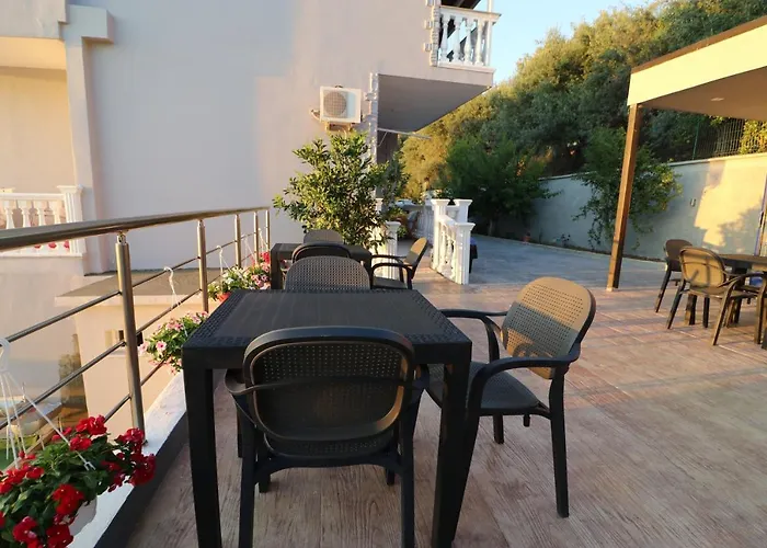 Guest house Elarad 4*